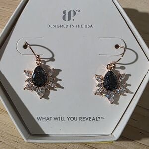 Elegant Black and Gold Teardrop Earrings